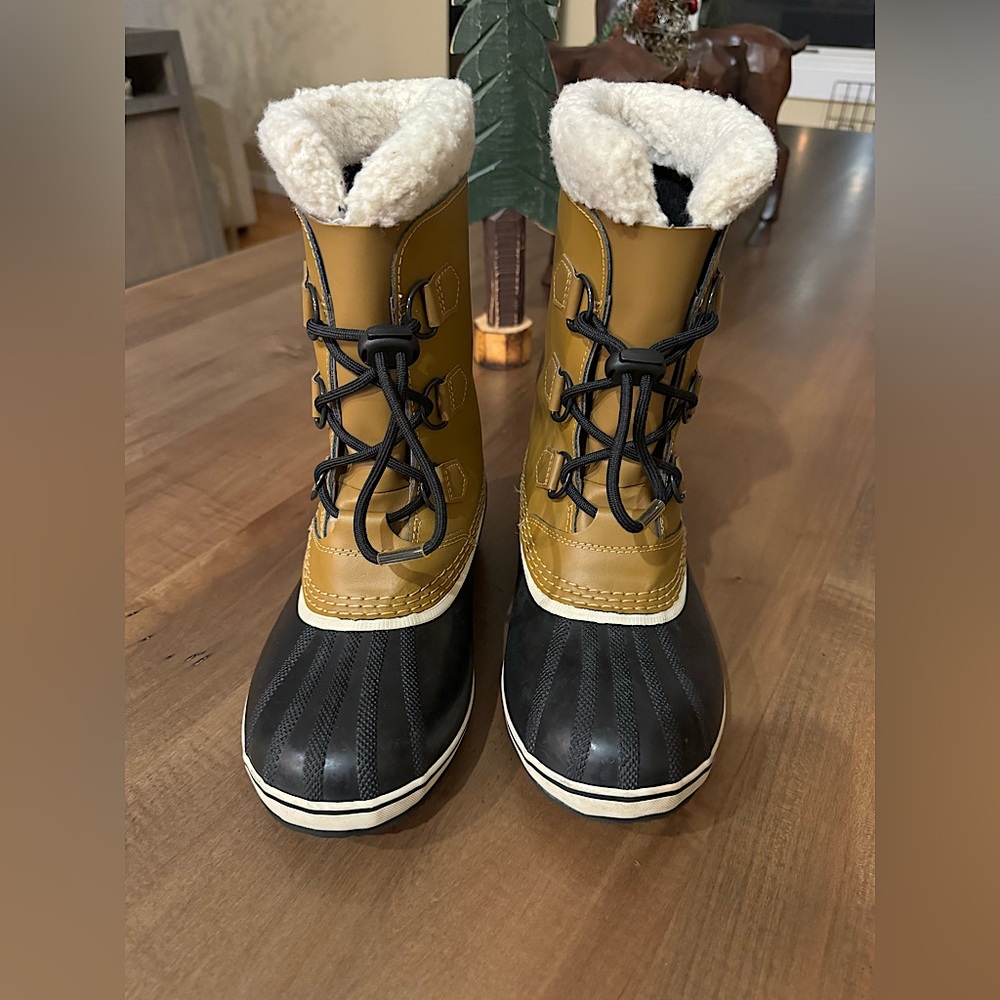Unisex Sorel Caribou Boot Women’s Size 6 or men’s size 4 1/2 - Pre-owned